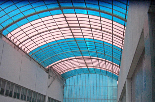 中空阳光板的线性热膨胀系数是多少