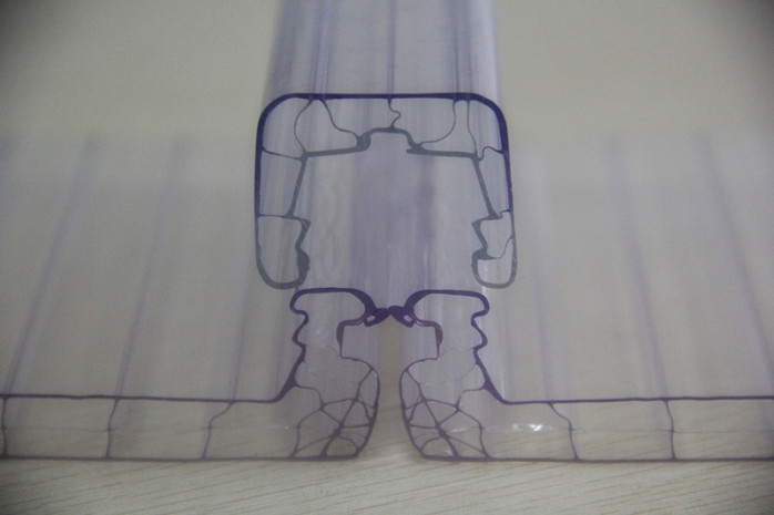 聚碳酸酯PC阳光板特点