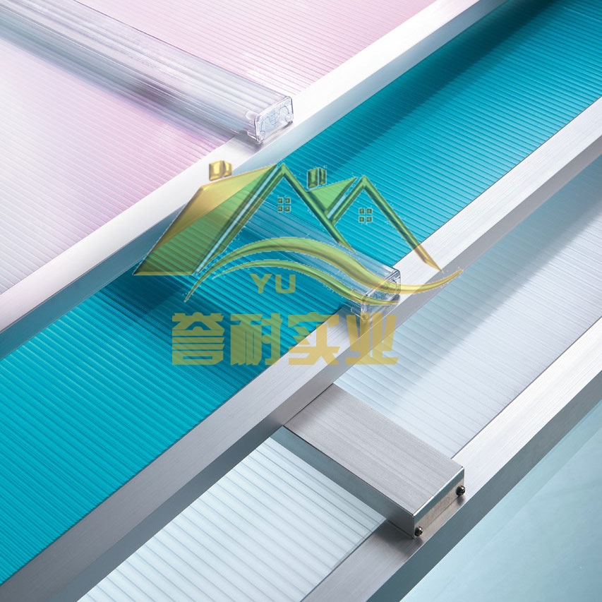 U型锁扣阳光板的安装方法